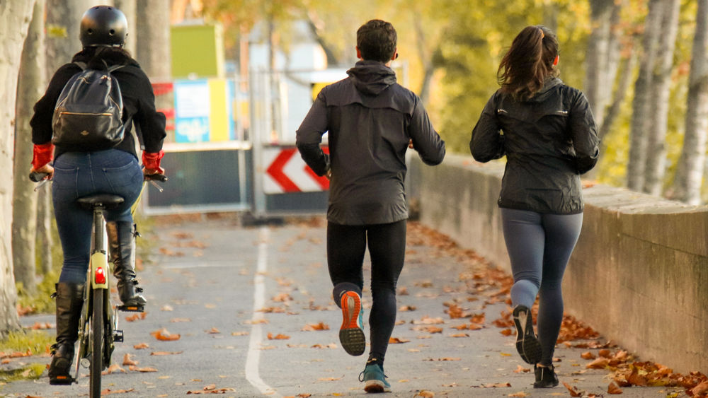 Cycling Vs. Running: Which Cardio Workout Is More Effective? Experts Weigh In (Women's Health)